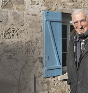 Jean Vanier vor seinem Haus in Trosly-Breuil, Frankreich. 