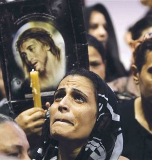 Koptische Christen bei einer Trauerfeier.