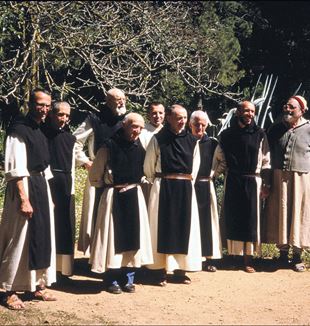 Die Trappistenmönche von Tibhirine. Sieben von ihnen wurden in der Nacht vom 26. auf den 27. März 1996 aus dem Kloster Notre-Dame de l’Atlas entführt und am 21. Mai 1996 ermordet.(Photo by 4127/Gamma-Rapho via Getty Images)