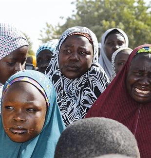 Mütter der Schülerinnen, die von Boko Haram-Terroristen in Chibok am 14. April 2014 entführt wurden  ©REUTERS/Stringer RTR3MLME)