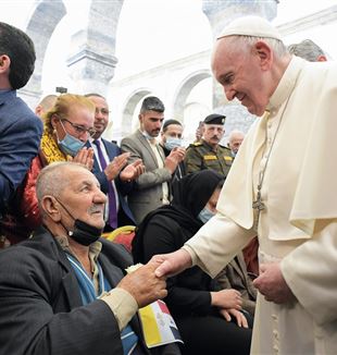 Karakosch. Die Begegnung in der Kirche der Unbefleckten Empfängnis. © Vatican Media/CPP