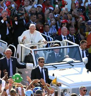 Der Papst in Lissabon (Catholic Press Photo)