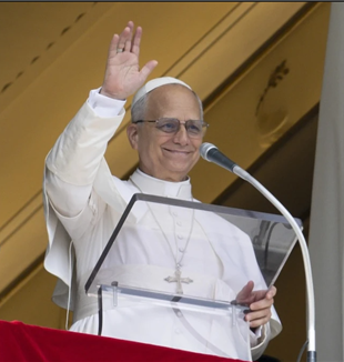 Papst Leo. XIV. beim Angelusgebet am Petersplatz am Tag seines 70. Geburtstages (©Ansa/Vatican Media)